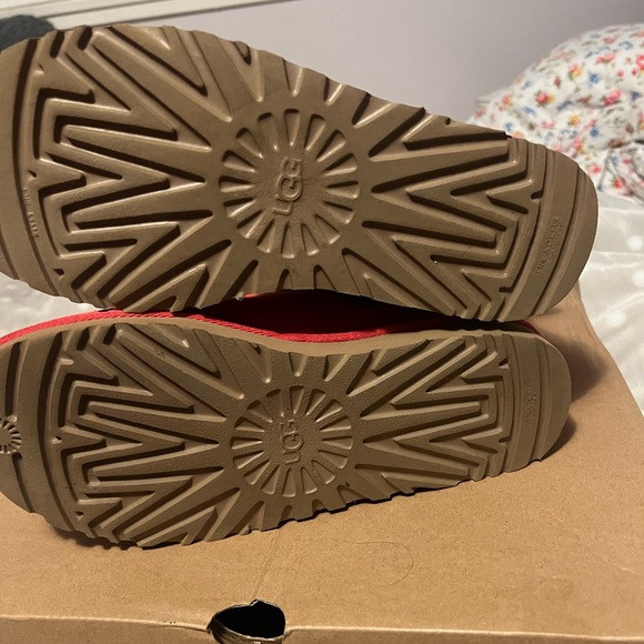 Women’s Ugg boots worn twice - Picture 2 of 7